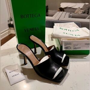 Bottega Strech Leather Mules Authentic